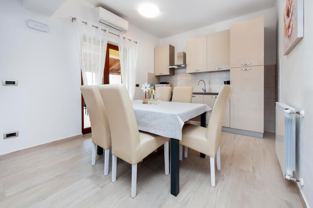 Comfort Apartments Karla Rovinj Luaran gambar