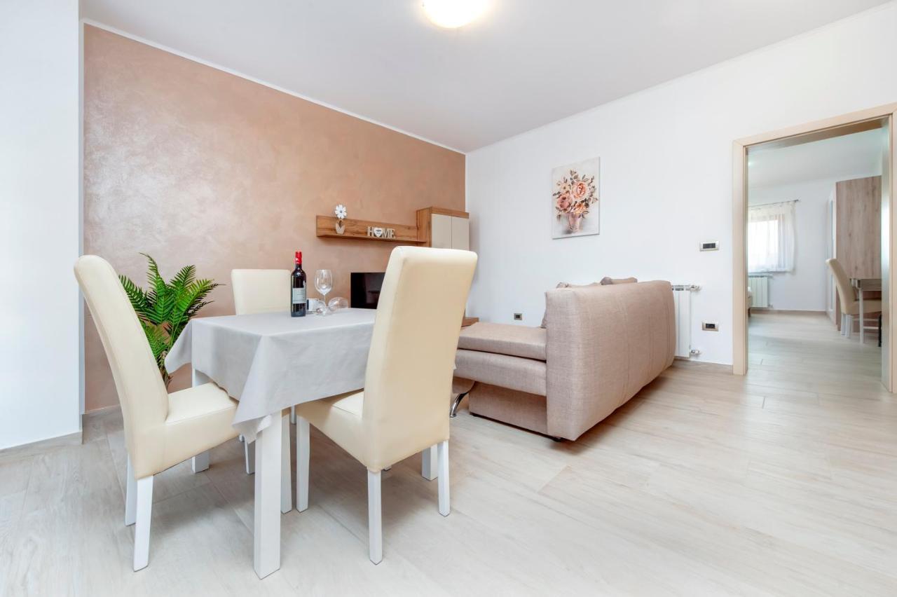 Comfort Apartments Karla Rovinj Luaran gambar