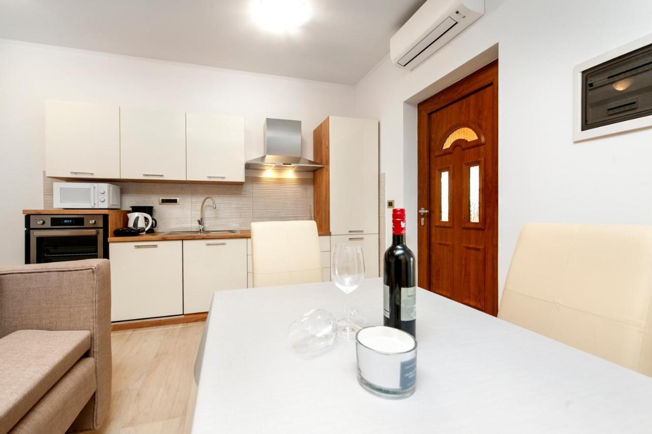 Comfort Apartments Karla Rovinj Luaran gambar