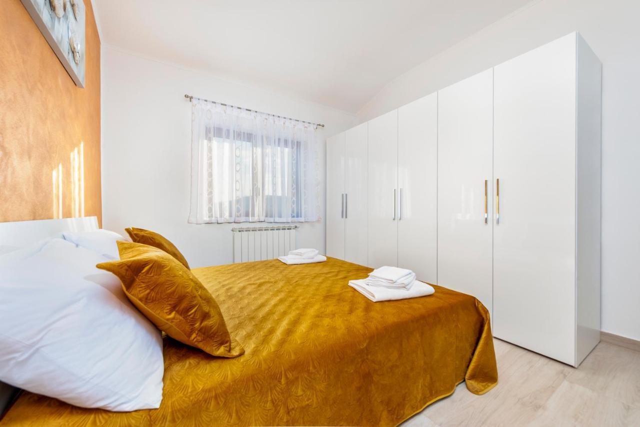 Comfort Apartments Karla Rovinj Luaran gambar